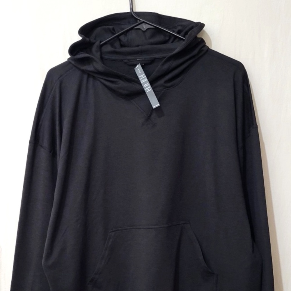 Unworn Vuori Women's Sweatshirt Halo Modern Pullover Hoodie in Black - Picture 5 of 11